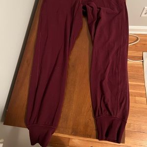 Lululemon maroon joggers